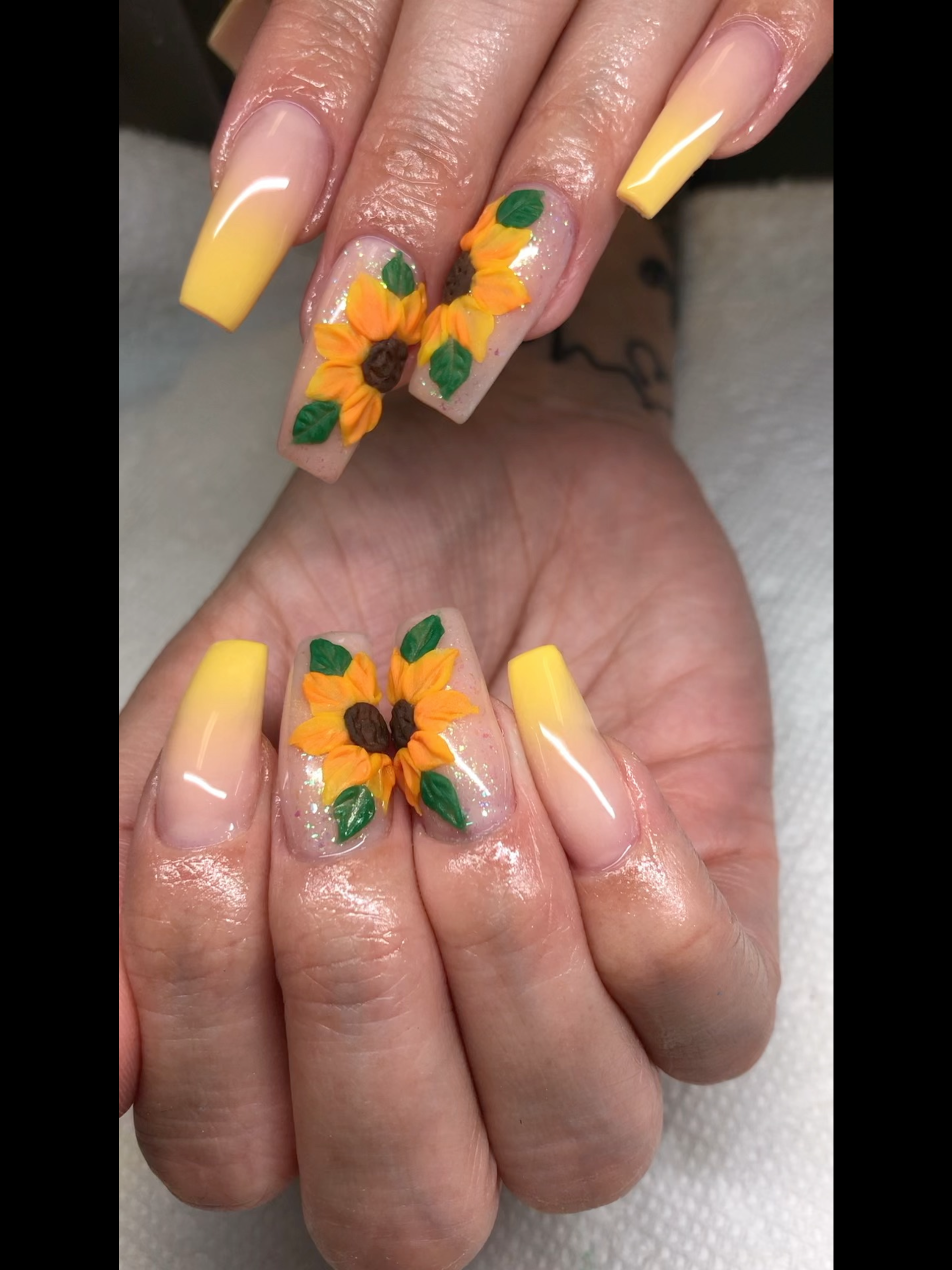 Load video: Lemon and mango acrylic